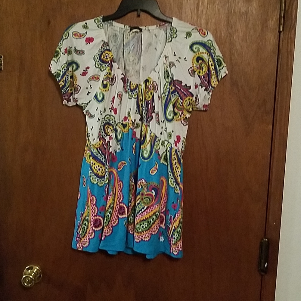 Size large top